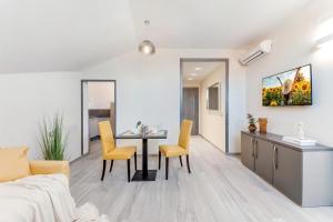 Posezení v ubytování Romagna Suite Hotel
