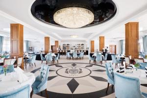Część wypoczynkowa w obiekcie Palac Mortegi Hotel & SPA- Restauracja Szlachecka, SPA, Basen, Sauny, Jazda Konna, Mini Zoo- Luksus, Relaks i Przyroda w jednym!