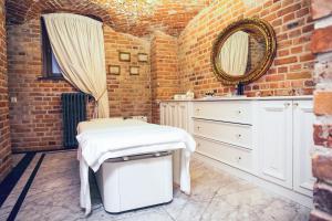 Zdjęcie z galerii obiektu Palac Mortegi Hotel & SPA- Restauracja Szlachecka, SPA, Basen, Sauny, Jazda Konna, Mini Zoo- Luksus, Relaks i Przyroda w jednym! w mieście Lubawa