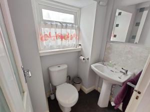 Kylpyhuone majoituspaikassa Llwynygog Guest House