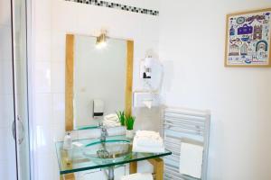 Foto da galeria de Logis Hôtels- Hôtel Marguerite d'Anjou Angers château em Angers