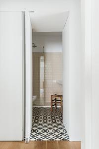 Ένα μπάνιο στο The Lisboans Apartments