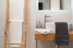 A bathroom at Villa Calma