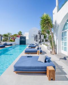 Aressana Spa Hotel & Suites - Small Luxury Hotels of the World内部或周边的泳池