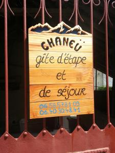 Ein Zeichen, das besagt, dass sich die Debatte langsam vollzieht in der Unterkunft Gite Chaneü in Osse-en-Aspe