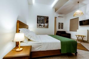 A bed or beds in a room at Chania Paradise Retreat - Falasarna Villa Nostalgia Még 37 kép