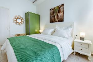 A bed or beds in a room at Chania Paradise Retreat - Falasarna Villa Nostalgia