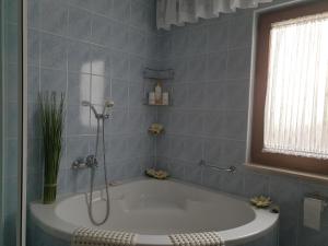 Koupelna v ubytování Corinna Zavala Resort + 37 fotografií