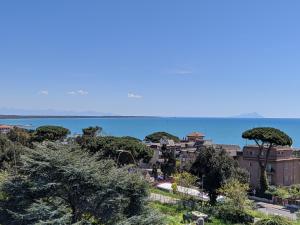 Foto da galeria de Attico Panoramico Vista Mare em Anzio