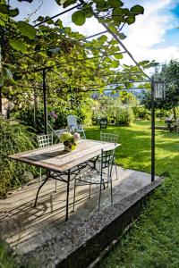 A garden outside Casa Martello