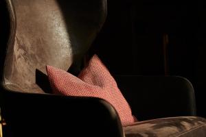 A seating area at Hotel AMBiANCE