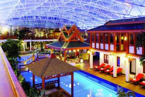 Bazén v ubytování Sieben Welten Hotel & Spa Resort nebo v jeho okolí