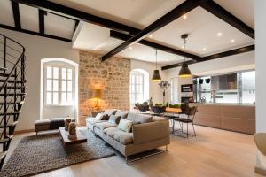 Posedenie v ubytovaní Old Town Luxury House