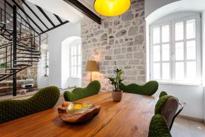Posedenie v ubytovaní Old Town Luxury House