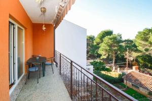 Fotografie z fotogalerie ubytování Two-Bedroom Apartment in Pula IX v destinaci Veruda