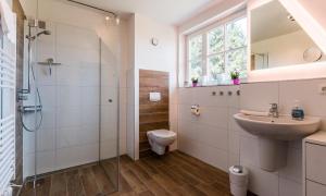 Ένα μπάνιο στο Wind & Segel +14 φωτογραφίες