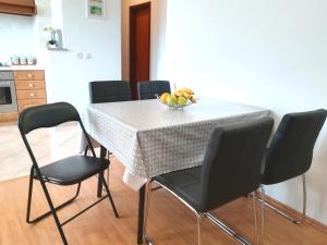 Zdjęcie z galerii obiektu Apartment Toncic w mieście Benažići