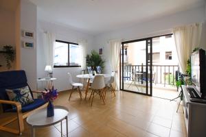 Balkón alebo terasa v ubytovaní Los Angeles 3 Bed Apartment with Pool