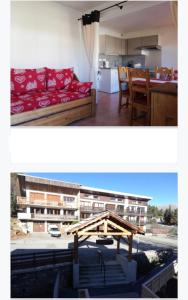 ein Wohnzimmer mit einer roten Couch und einem Gebäude in der Unterkunft Superbe studio praloup 1600 in Pra-Loup