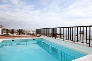 Bazén v ubytovaní Los Angeles 3 Bed Apartment with Pool alebo v jeho blízkosti