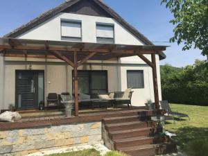 Το κτήριο όπου στεγάζεται  το διαμέρισμα