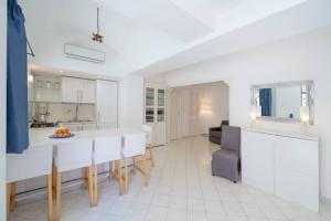 Gallery image of Casa Vacanza Al Centro di Capri in Capri +5 photos