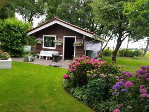 Aed väljaspool majutusasutust Hotel Dithmarscher Bucht