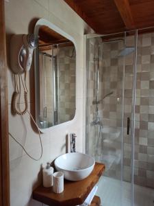 Koupelna v ubytování Casa Rural La Cabaña + 9 fotografií