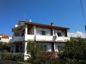 Budova, v ktorej sa apartmán nachádza