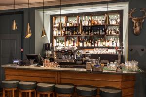 The lounge or bar area at Aparthotel Claviere
