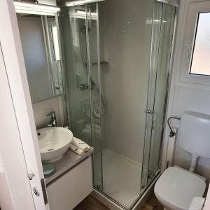 Kúpeľňa v ubytovaní BIOGRAD MOBILE HOME OASIS