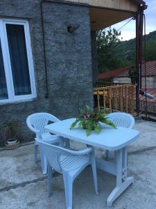Ban công/sân hiên tại Guest house Babaka