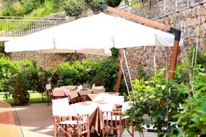 Сад в Baia Blu RTA Residence
