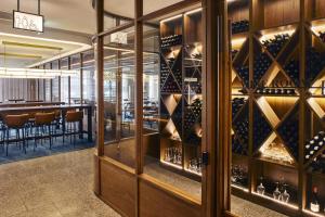 The Gem Hotel餐厅或其他用餐的地方