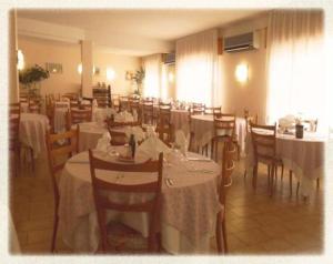 Restaurace v ubytování HOTEL LABRADOR