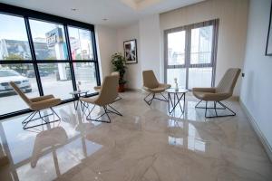 A seating area at Dovv Hotel Busıness