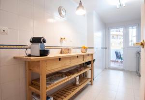 A kitchen or kitchenette at Sea view apartment, shared pools, Estepona, 60 m²