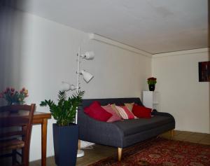 Ein Sitzbereich in der Unterkunft Wohnen am Ufer der Mosel in Trier