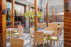 Restoran või mõni muu söögikoht majutusasutuses ibis Gurgaon Golf Course Road - An Accor Brand
