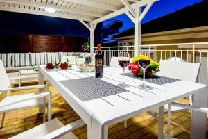 A balcony or terrace at Avocado villa offering peace and relaxation