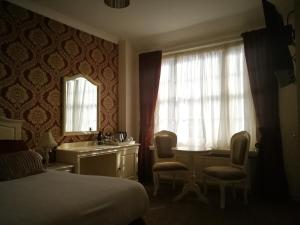 Gallery image of Feathers Royal Hotel in Aberaeron