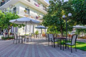 Vonkajšia záhrada v ubytovaní Des Roses Hotel
