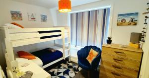 Galeriebild der Unterkunft Stunning apartment with 2 bedrooms, 2 en-suites, private parking in Bournemouth