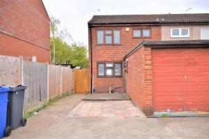 Gallery image of Spacious 3 bedroom House in Tilbury by London in Low Street