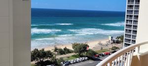 Gallery image of APR Private SUITES MOROC by the Beach in Gold Coast