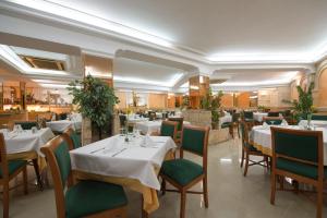Restaurace v ubytování Hotel Venecia Paguera