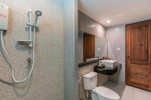 Le Charme Sukhothai Historical Park的一间浴室