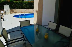 Bazén v ubytování Luxury Villa Phaedra nebo v jeho okolí