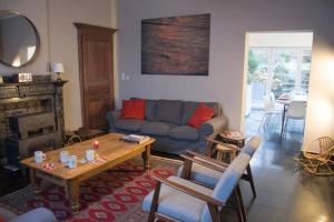 Posezení v ubytování Enjoy Square - Spacious Holiday Home near Maredsous