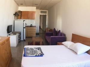 A kitchen or kitchenette at Station House